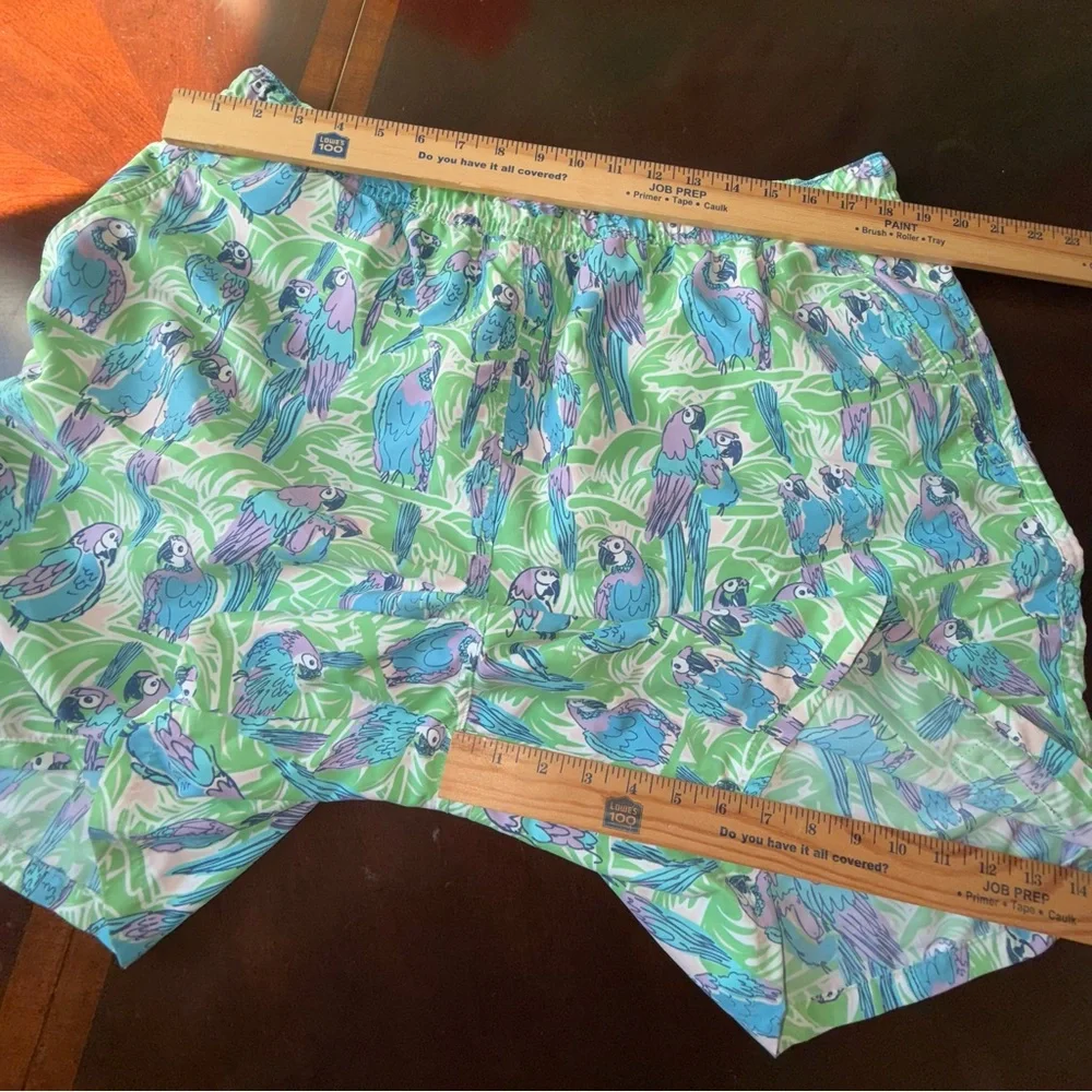 Vineyard Vines Parrot Print Mens Swim Trunks Size XL Mesh Lined 7